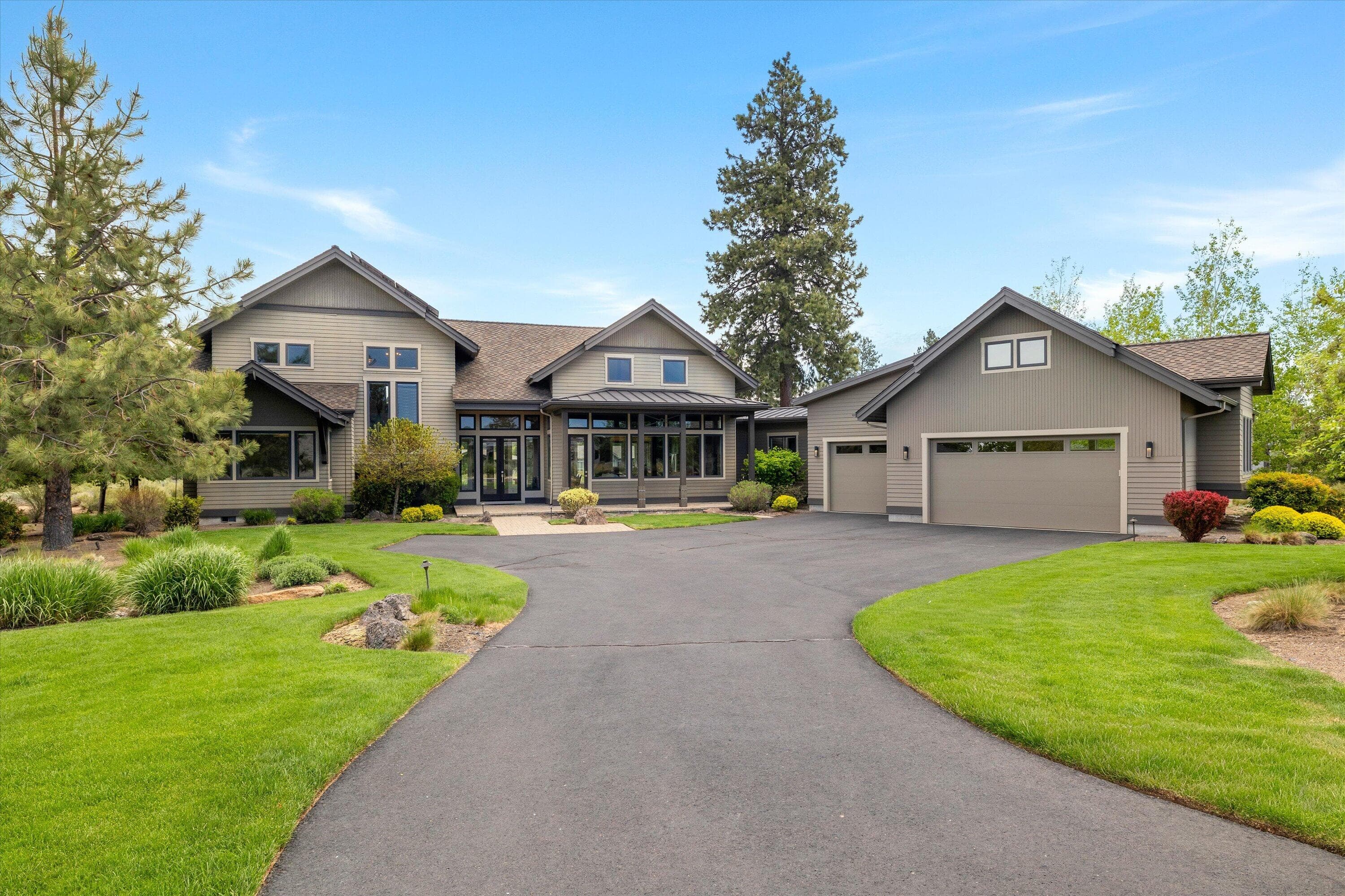 Primary photo of 61636 Hosmer Lake Drive